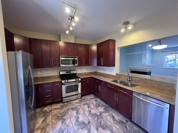 2106 W Concord LN #2106, Addison, IL 60101