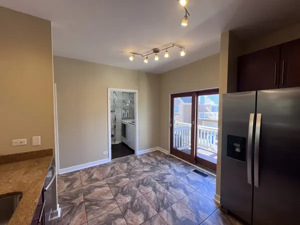 2106 W Concord LN #2106, Addison, IL 60101