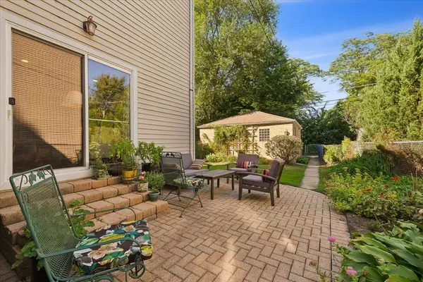 1501 Madison ST, Evanston, IL 60202