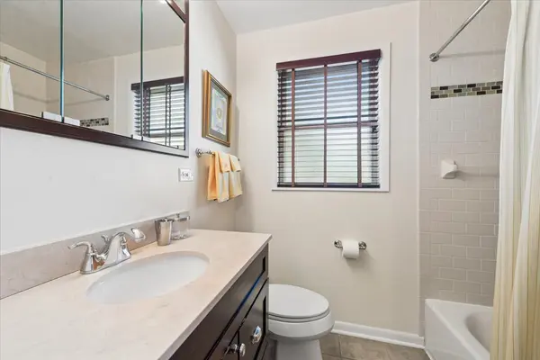 1501 Madison ST, Evanston, IL 60202
