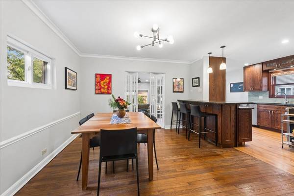 1501 Madison ST, Evanston, IL 60202