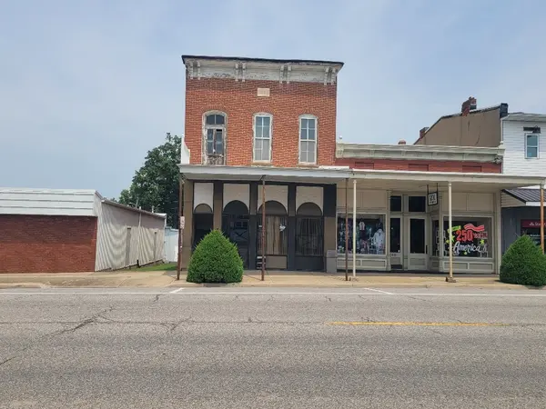 211 W Saint Louis ST, Nashville, IL 62263
