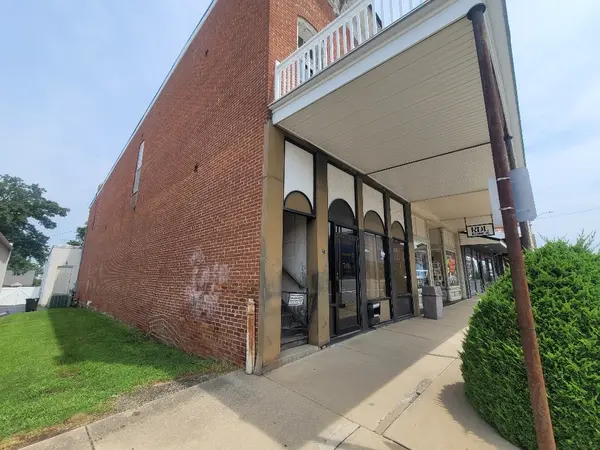 211 W Saint Louis ST, Nashville, IL 62263