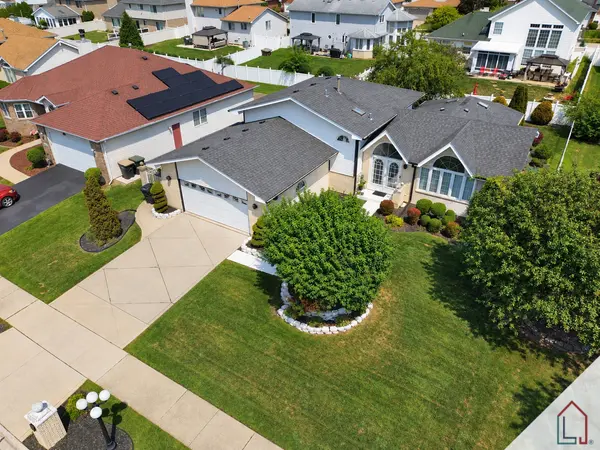 18165 Brittany LN, Lansing, IL 60438