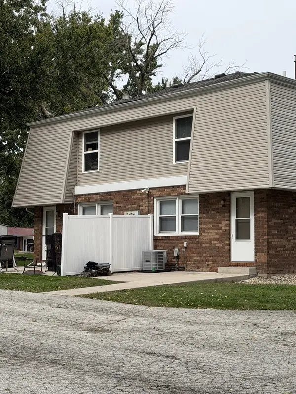 1503 Hovey AVE, Normal, IL 61761