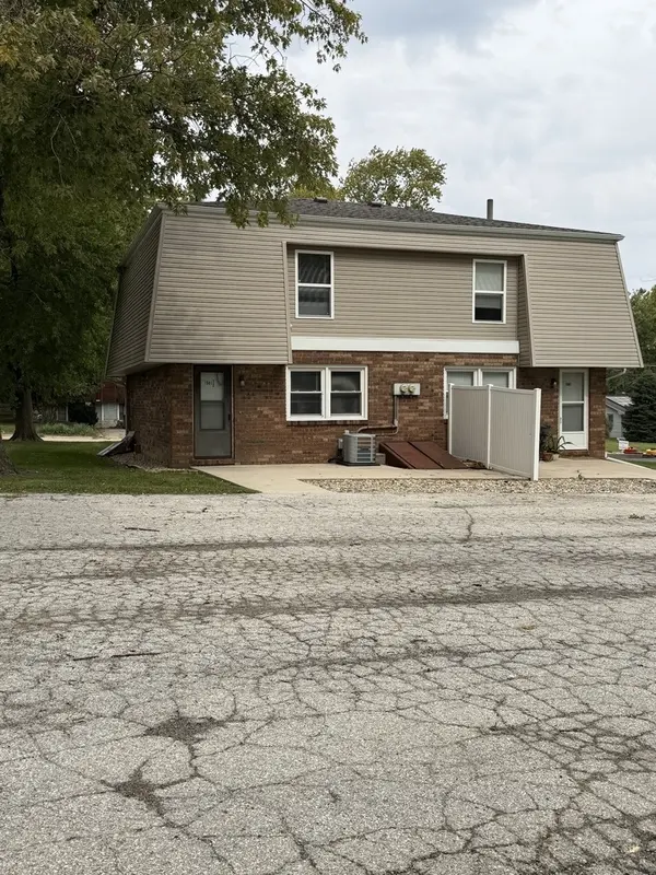 1503 Hovey AVE, Normal, IL 61761