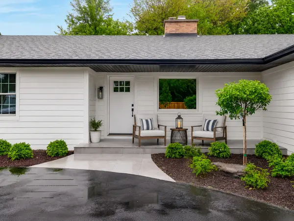 535 N Waukegan RD, Lake Forest, IL 60045