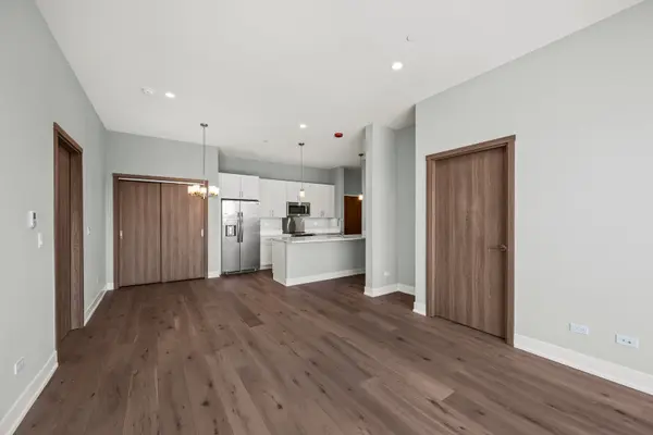 839 Madison ST #302, Oak Park, IL 60302