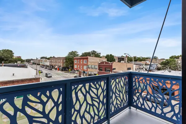 839 Madison ST #301, Oak Park, IL 60302
