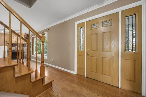 4431 Waubansie LN, Lisle, IL 60532