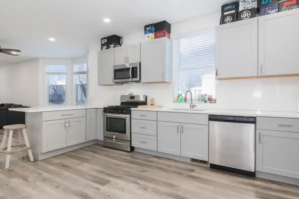 4055 Prairie AVE #1, Schiller Park, IL 60176