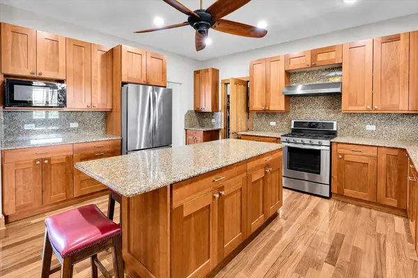 10952 Tanglewood Trails DR, Yorkville, IL 60560