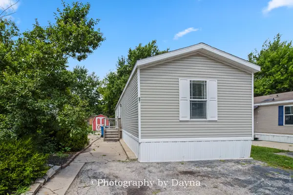 97 Big Chief DR, Bourbonnais, IL 60914