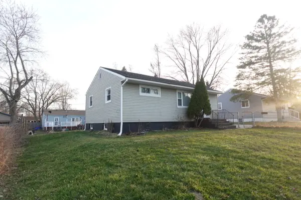 2401 Huron TER, Waukegan, IL 60087