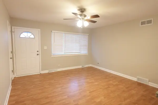 2401 Huron TER, Waukegan, IL 60087