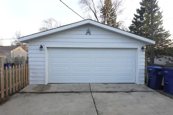 2401 Huron TER, Waukegan, IL 60087