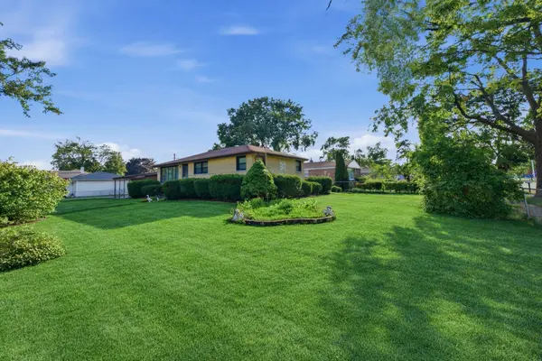 8300 Long AVE, Burbank, IL 60459
