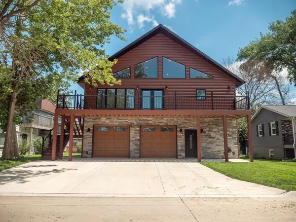 15385 Crane ST, Clear Lake, IA 50428
