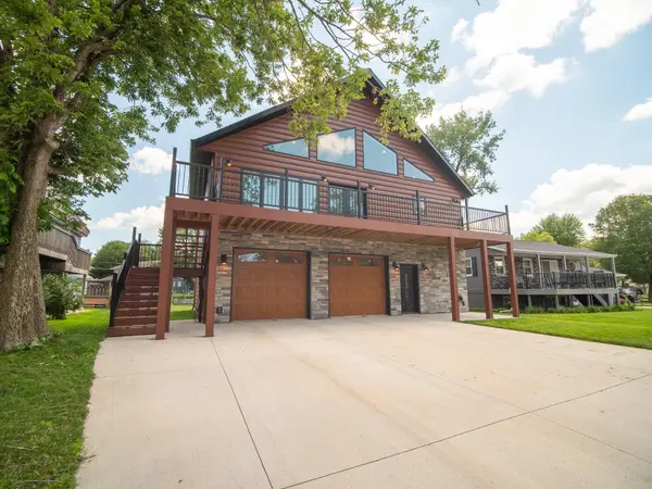 15385 Crane ST, Clear Lake, IA 50428