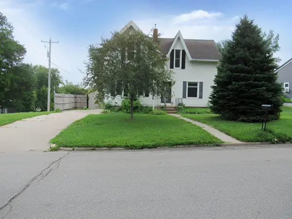 307 N Williams Street, Anamosa, IA 52205