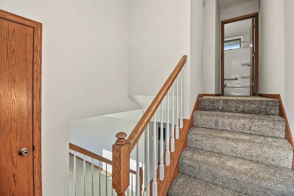 1381 Easter LN, Eagan, MN 55123