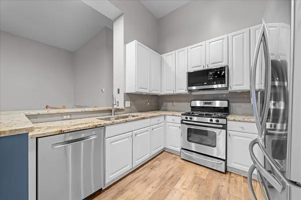 2226 Saint Johns CIR, Woodbury, MN 55129