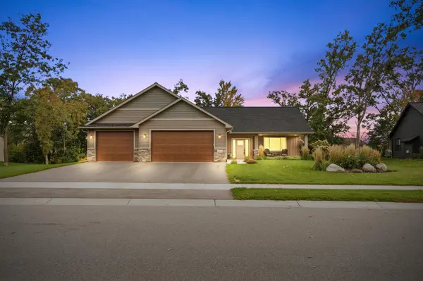 4704 381st TRL, North Branch, MN 55056