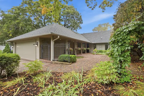 4890 Regents WALK, Excelsior, MN 55331