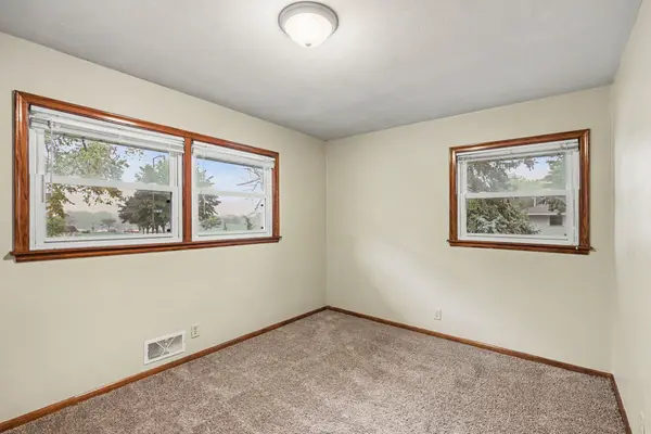 2147 Burns AVE, Saint Paul, MN 55119