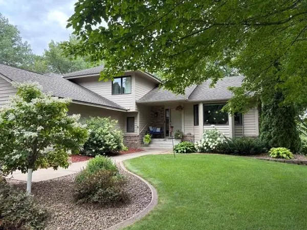 1205 Hilloway CIR, Burnsville, MN 55306