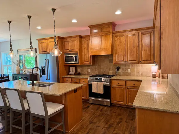 11605 Ivywood TRL, Woodbury, MN 55129