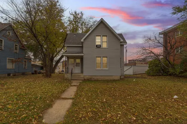 214 W College ST, Albert Lea, MN 56007