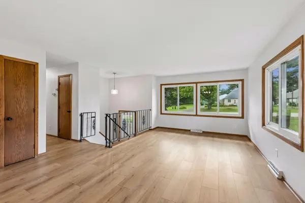 3548 Edgerton ST, Vadnais Heights, MN 55127