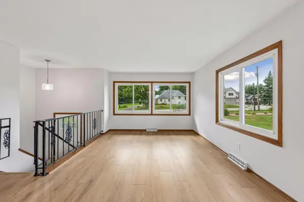 3548 Edgerton ST, Vadnais Heights, MN 55127