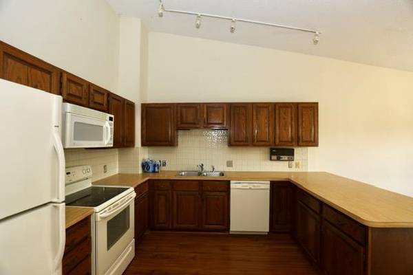 18300 Creeks Bend DR, Minnetonka, MN 55345