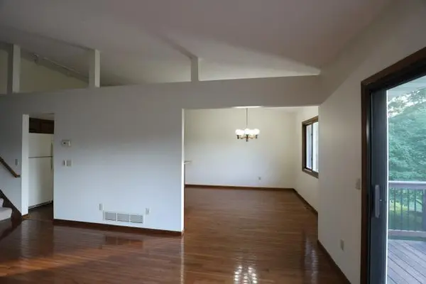 18300 Creeks Bend DR, Minnetonka, MN 55345