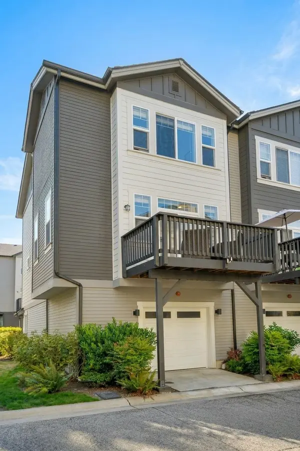 153 SW 185th LN, Normandy Park, WA 98166