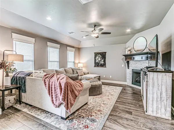8209 NW 151st TER, Edmond, OK 73013