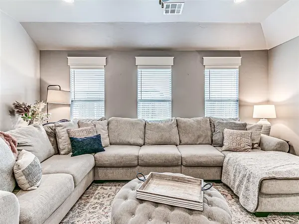 8209 NW 151st TER, Edmond, OK 73013