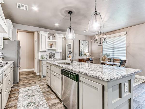 8209 NW 151st TER, Edmond, OK 73013