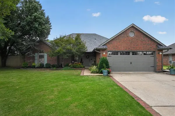 1916 Mark RD, Edmond, OK 73003