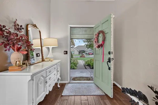 1916 Mark RD, Edmond, OK 73003