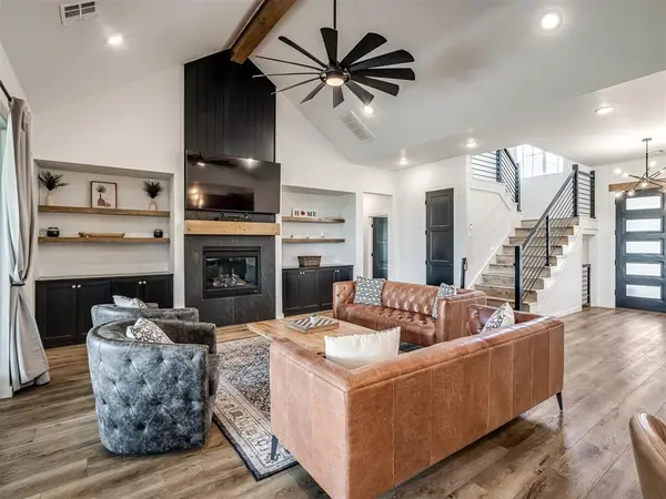 1330 Acclivis CT, Newcastle, OK 73065