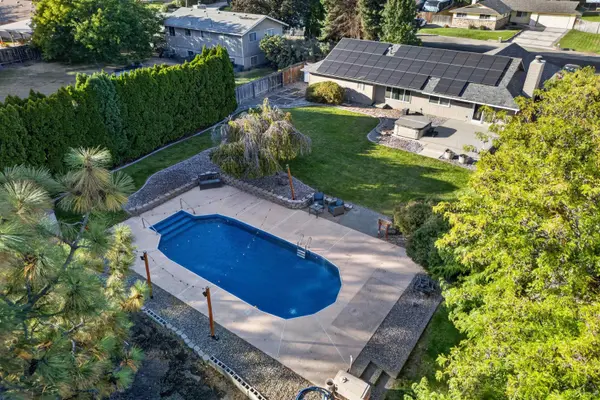 3305 W 23rd Ave, Kennewick, WA 99337