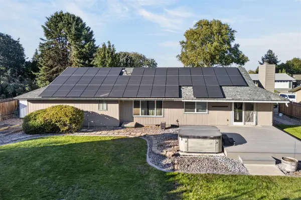 3305 W 23rd Ave, Kennewick, WA 99337