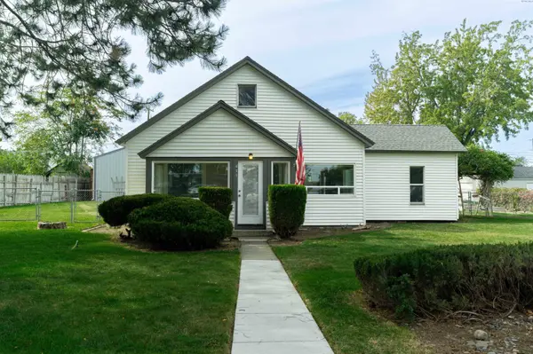 409 N Garfield St, Kennewick, WA 99336