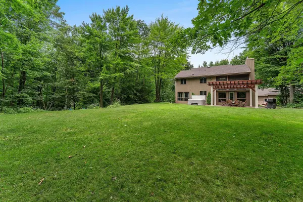 4430 COUNTRY AIRE CT, Hobart, WI 54155