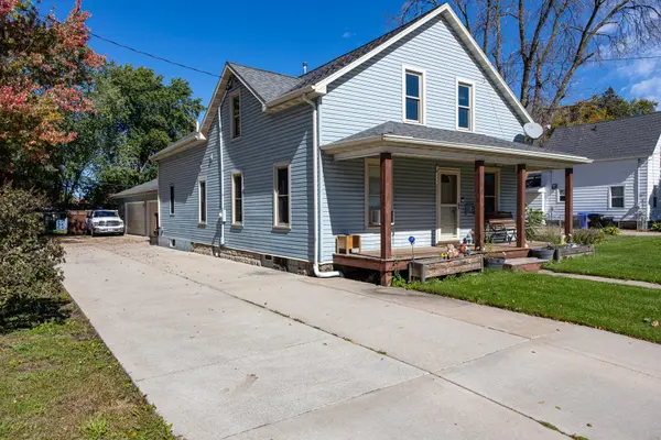 208 E CALUMET ST, Appleton, WI 54915