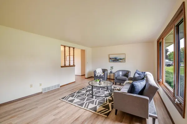 553 DELWICHE RD, Green Bay, WI 54302