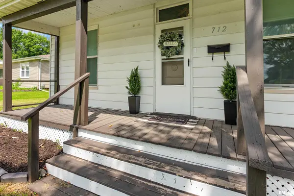 712 S MAIN ST, Abingdon, IL 61410